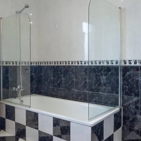 Av Casa Aurora Quintes *